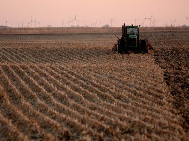 Spring crop insurance guarantees, one of the key components of many farmers&#039; risk management plans, drop for 2020 just as farmers are beginning to prepare for planting. (DTN File Photo)